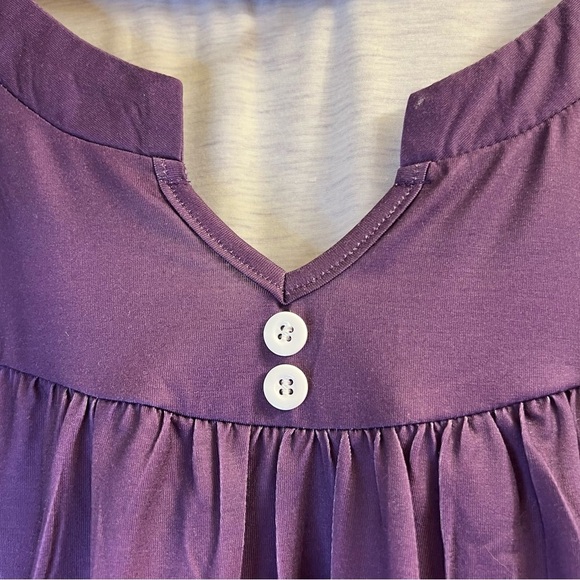 Women’s Top 2X Purple White Floral Short Sleeves - Picture 2 of 14